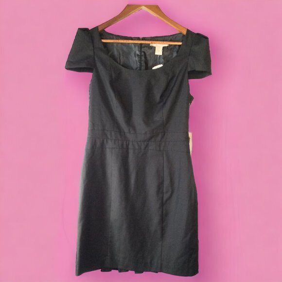 Forever 21 Dresses & Skirts - Love 21 Black Shift Dress Size M NWT